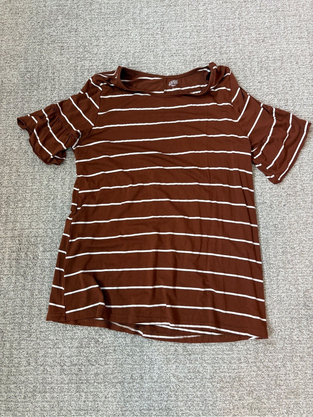 Tickled Teal Women’s Brown Striped Flowy Tee with Ruffle Sleeves Size Large L